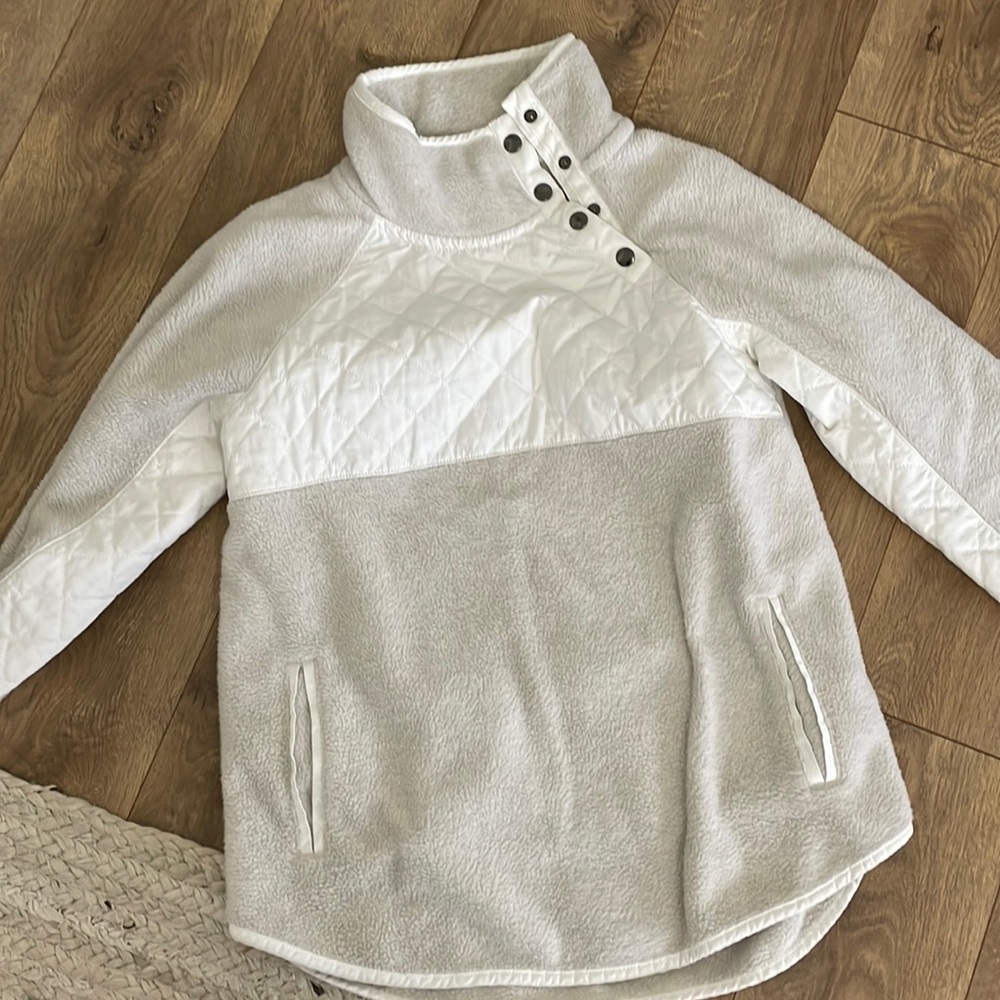 Abercrombie and fitch asymmetrical snap up fleece